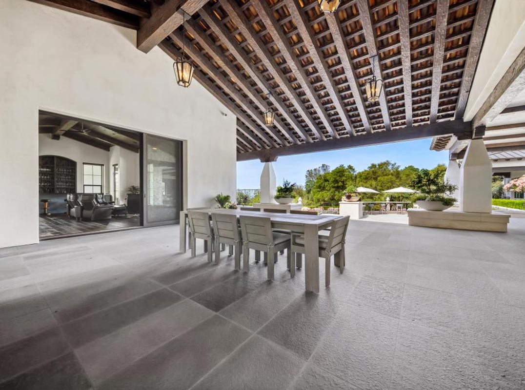 Elevated Santa Barbara Estate: Where Craftmanship and Modern Luxury Meet